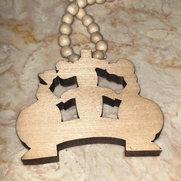 Greedy Boy “Money Or Die” Money Bandit With Bags Wooden Beaded Necklace - Picture 3 of 3